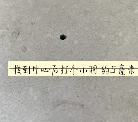 碧江瓷砖空鼓维修公司专业解答在瓷砖铺贴过程中，如果砂料搅拌不均匀，将会带来以下问题
